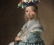 Portret van notenkrakermeisje in het blauw LR